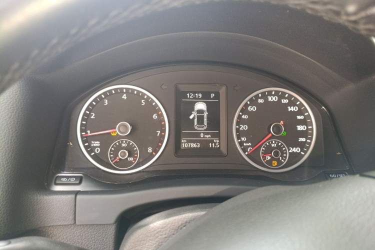 Used Volkswagen Tiguan 2016 280TSI Automatic Two-Wheel Drive Silk Road Comfort Edition Instrument Cluster