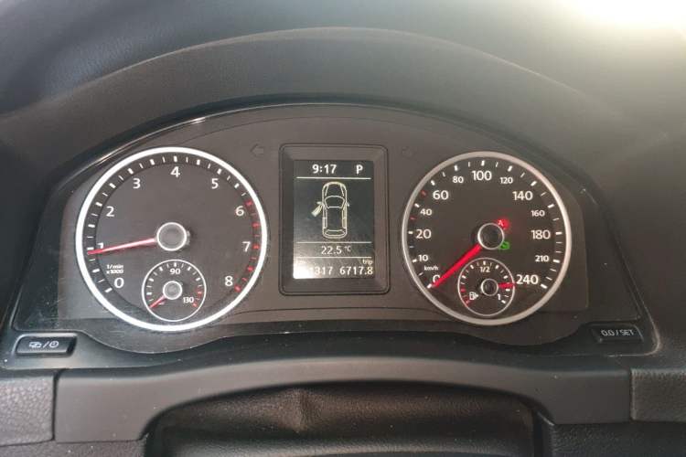 Used Volkswagen Tiguan 2016 300TSI Automatic Two-Wheel Drive Comfort Edition Instrument Cluster