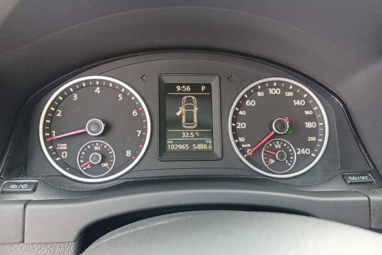 Used Volkswagen Tiguan 2016 280TSI Automatic Two-Wheel Drive Silk Road Comfort Edition Instrument Cluster