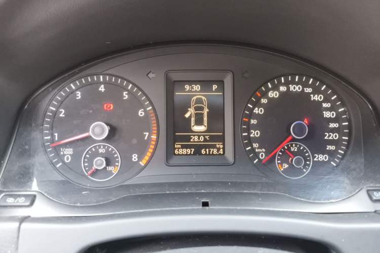 Used Volkswagen Tiguan 2016 280TSI Automatic Two-Wheel Drive Silk Road Comfort Edition Instrument Cluster
