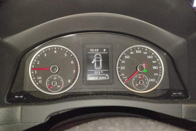 Used Volkswagen Tiguan 2016 280TSI Automatic Two-Wheel Drive Silk Road Comfort Edition Instrument Cluster
