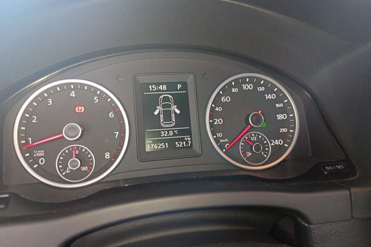 Used Volkswagen Tiguan 2016 300TSI Automatic Two-Wheel Drive Trend Edition Instrument Cluster