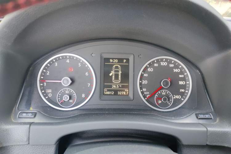 Used Volkswagen Tiguan 2016 280TSI Automatic Two-Wheel-Drive Silk Road Style Edition Instrument Cluster