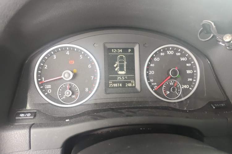 Used Volkswagen Tiguan 2016 300TSI Automatic Two-Wheel Drive Trend Edition Instrument Cluster