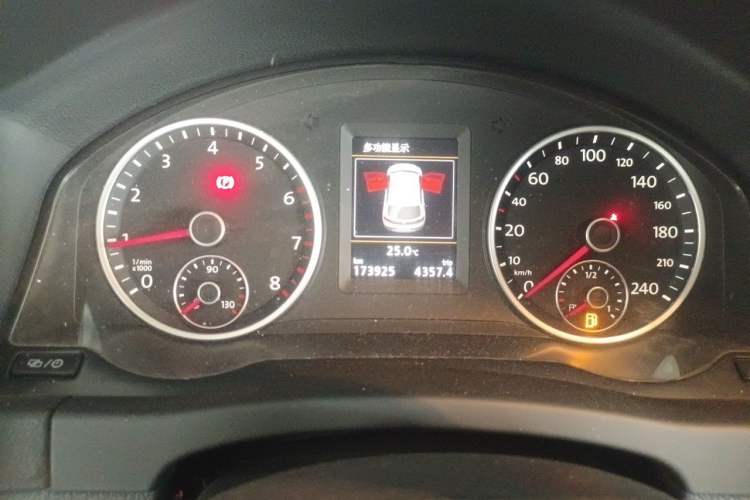 Used Volkswagen Tiguan 2016 300TSI Automatic All-Wheel Drive Luxury Edition Instrument Cluster