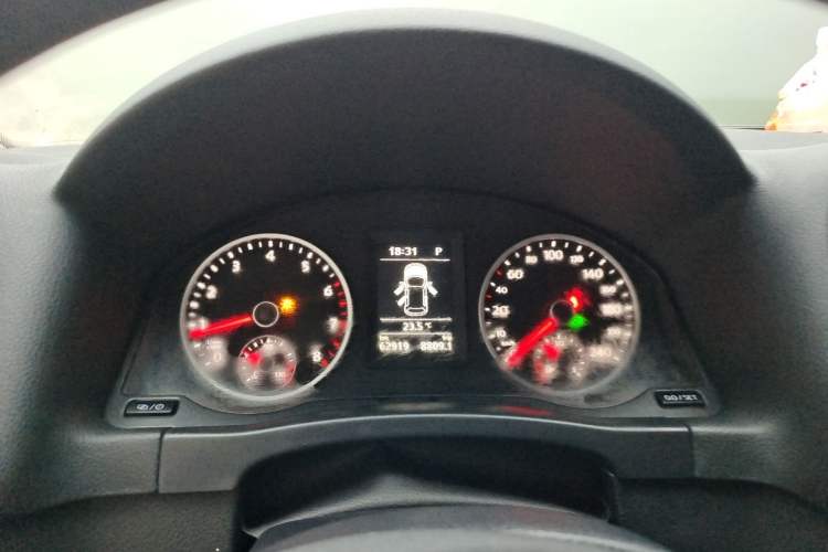 Used Volkswagen Tiguan 2016 280TSI Automatic Two-Wheel-Drive Silk Road Style Edition Instrument Cluster