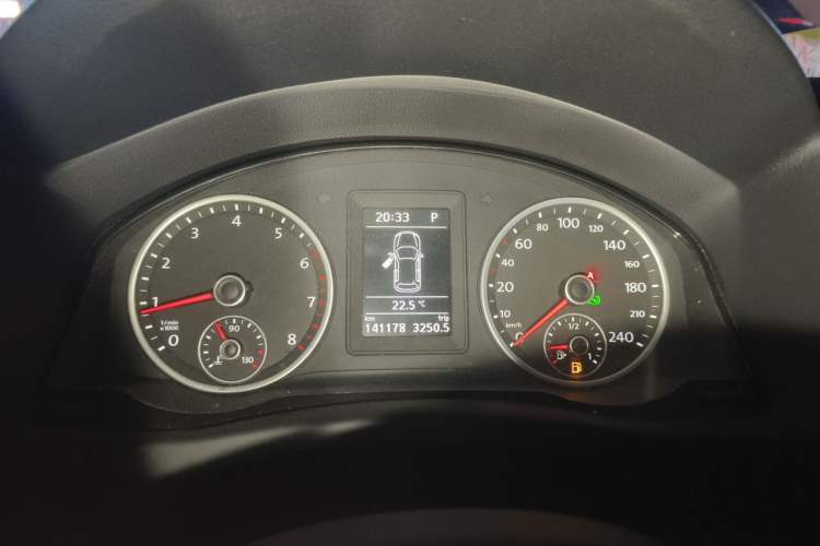 Used Volkswagen Tiguan 2016 300TSI Automatic Two-Wheel Drive Comfort Edition Instrument Cluster