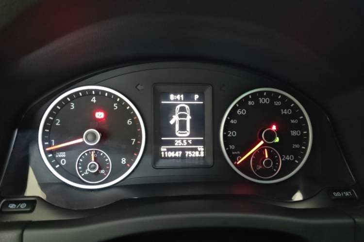 Used Volkswagen Tiguan 2016 280TSI Automatic Two-Wheel Drive Silk Road Comfort Edition Instrument Cluster