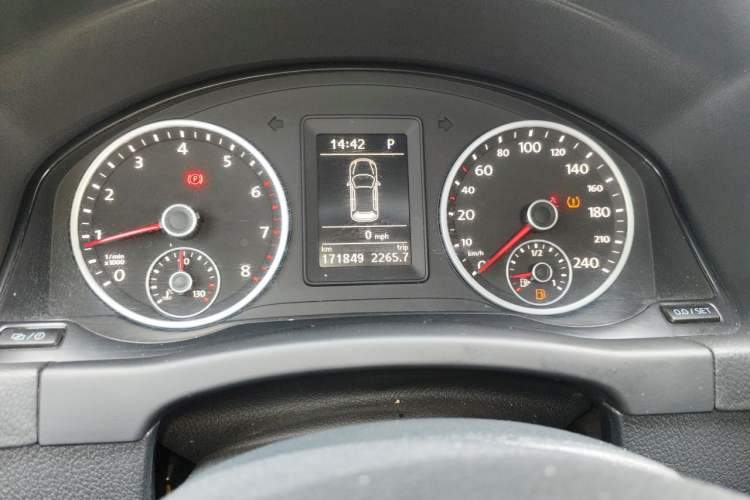 Used Volkswagen Tiguan 2016 280TSI Automatic Two-Wheel Drive Silk Road Comfort Edition Instrument Cluster