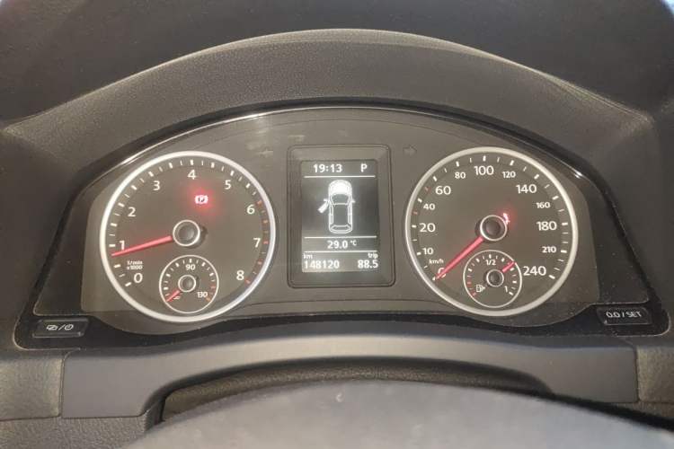 Used Volkswagen Tiguan 2016 280TSI Automatic Two-Wheel-Drive Silk Road Style Edition Instrument Cluster