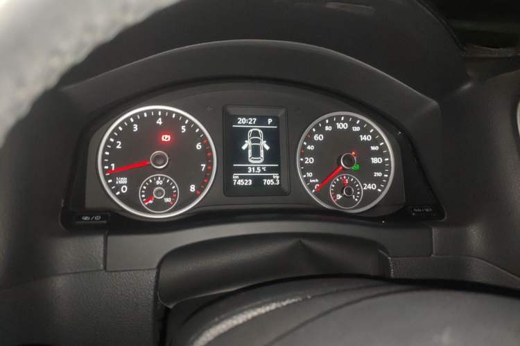Used Volkswagen Tiguan 2016 300TSI Automatic Two-Wheel Drive Comfort Edition Instrument Cluster