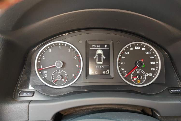 Used Volkswagen Tiguan 2016 280TSI Automatic Two-Wheel-Drive Silk Road Style Edition Instrument Cluster