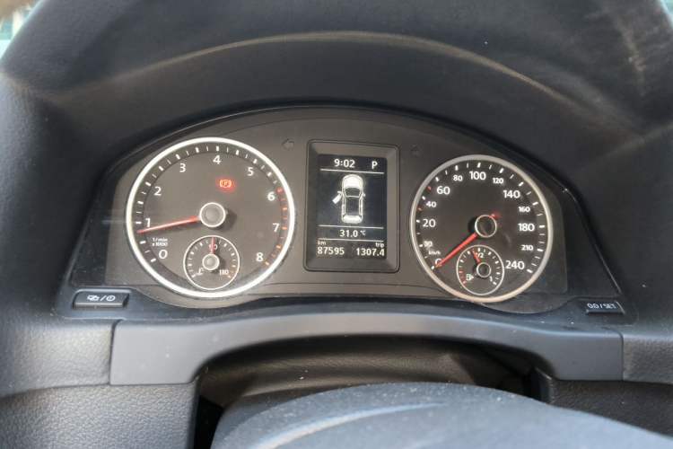 Used Volkswagen Tiguan 2016 280TSI Automatic Two-Wheel-Drive Silk Road Style Edition Instrument Cluster