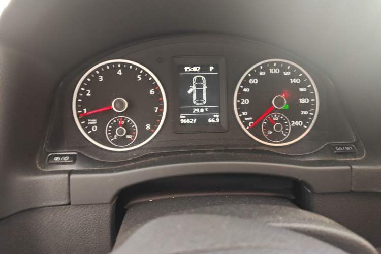 Used Volkswagen Tiguan 2016 300TSI Automatic Two-Wheel Drive Trend Edition Instrument Cluster