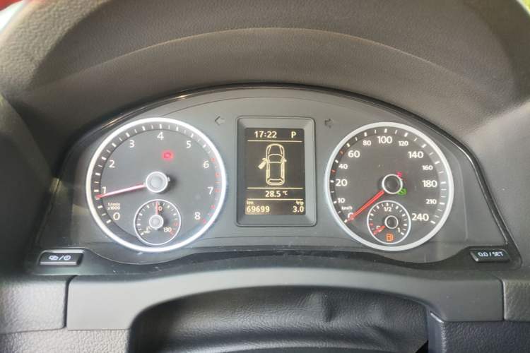 Used Volkswagen Tiguan 2016 300TSI Automatic Two-Wheel Drive Trend Edition Instrument Cluster