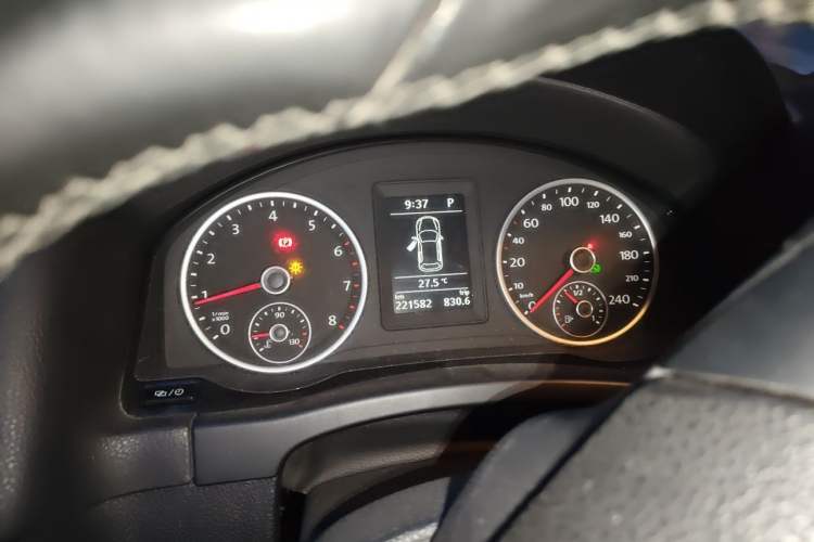 Used Volkswagen Tiguan 2016 300TSI Automatic Two-Wheel Drive Trend Edition Instrument Cluster