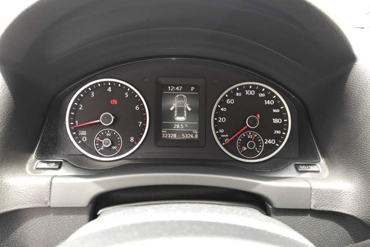 Used Volkswagen Tiguan 2016 280TSI Automatic Two-Wheel Drive Silk Road Comfort Edition Instrument Cluster