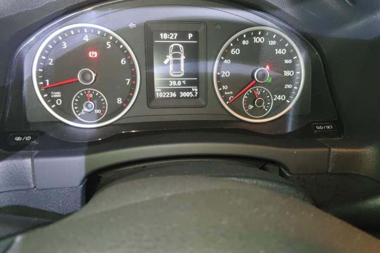 Used Volkswagen Tiguan 2016 280TSI Automatic Two-Wheel Drive Silk Road Comfort Edition Instrument Cluster
