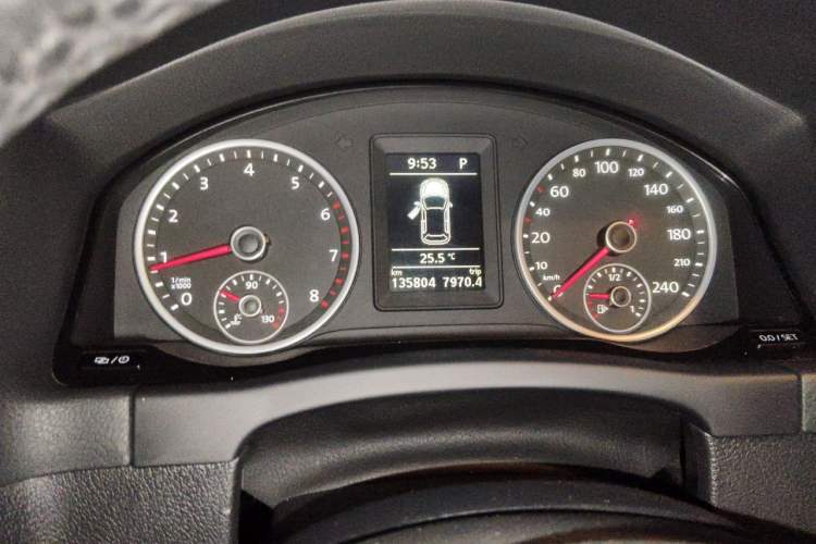 Used Volkswagen Tiguan 2016 280TSI Automatic Two-Wheel Drive Silk Road Comfort Edition Instrument Cluster