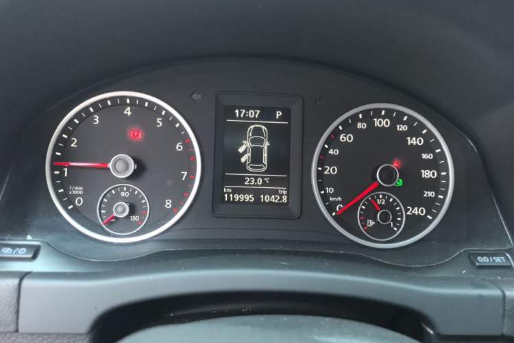Used Volkswagen Tiguan 2016 280TSI Automatic Two-Wheel-Drive Silk Road Style Edition Instrument Cluster