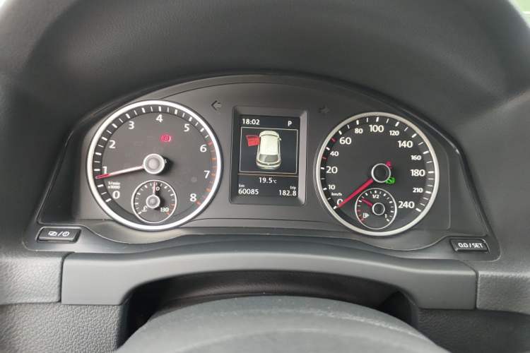 Used Volkswagen Tiguan 2016 300TSI Automatic Two-Wheel Drive Luxury Edition Instrument Cluster