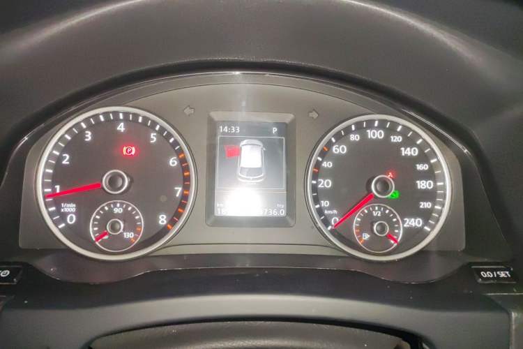 Used Volkswagen Tiguan 2016 300TSI Automatic Two-Wheel Drive Luxury Edition Instrument Cluster
