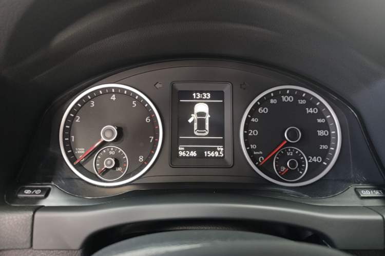 Used Volkswagen Tiguan 2016 280TSI Automatic Two-Wheel-Drive Silk Road Style Edition Instrument Cluster