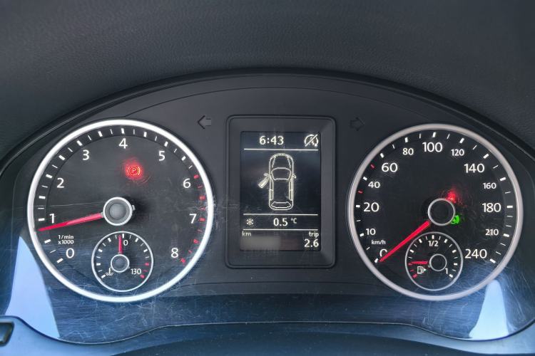 Used Volkswagen Tiguan 2016 280TSI Automatic Two-Wheel-Drive Silk Road Style Edition Instrument Cluster