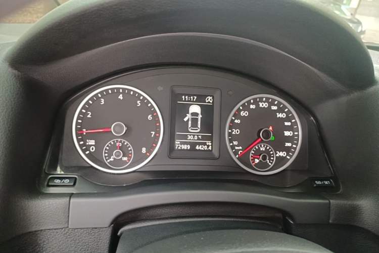 Used Volkswagen Tiguan 2016 280TSI Automatic Two-Wheel-Drive Silk Road Style Edition Instrument Cluster