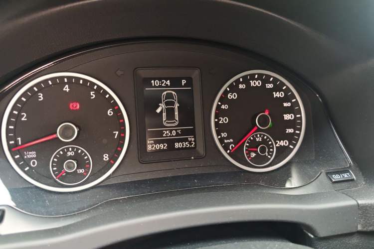 Used Volkswagen Tiguan 2016 280TSI Automatic Two-Wheel-Drive Silk Road Style Edition Instrument Cluster
