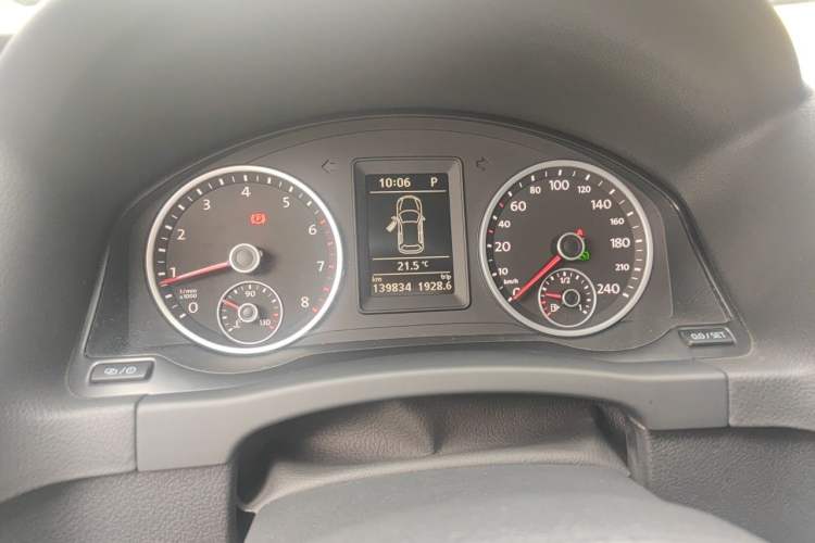 Used Volkswagen Tiguan 2016 280TSI Automatic Two-Wheel-Drive Silk Road Style Edition Instrument Cluster