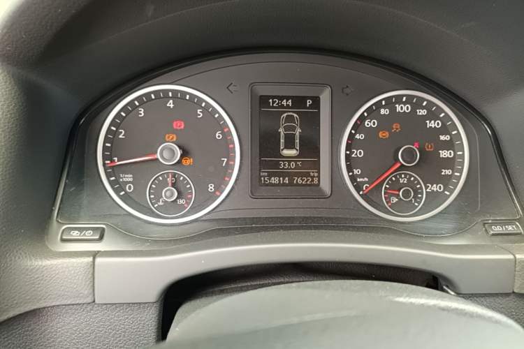 Used Volkswagen Tiguan 2016 280TSI Automatic Two-Wheel-Drive Silk Road Style Edition Instrument Cluster