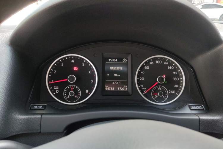 Used Volkswagen Tiguan 2016 280TSI Automatic Two-Wheel Drive Silk Road Comfort Edition Instrument Cluster