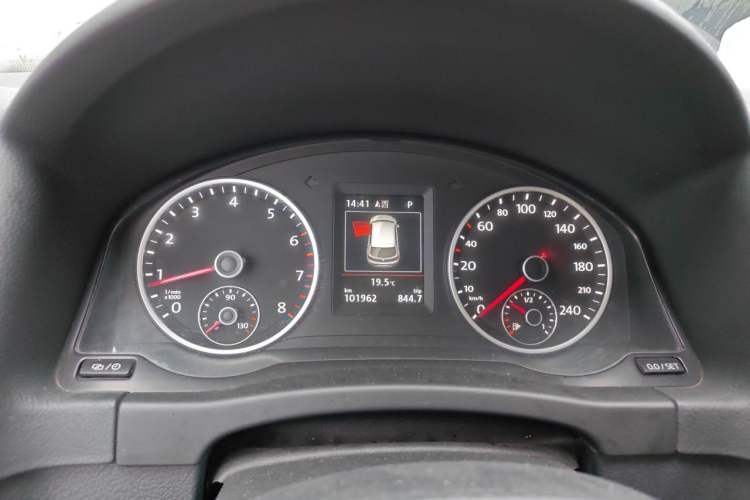 Used Volkswagen Tiguan 2016 300TSI Automatic Two-Wheel Drive Luxury Edition Instrument Cluster