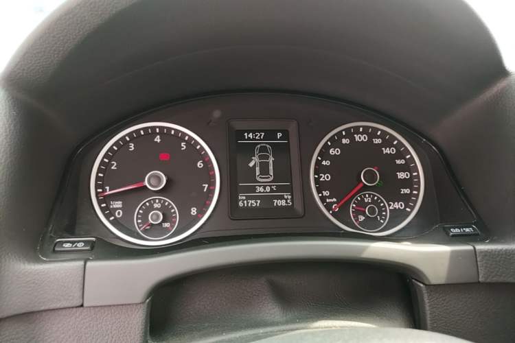 Used Volkswagen Tiguan 2016 280TSI Automatic Two-Wheel-Drive Silk Road Style Edition Instrument Cluster