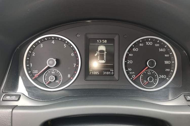 Used Volkswagen Tiguan 2016 280TSI Automatic Two-Wheel Drive Silk Road Comfort Edition Instrument Cluster