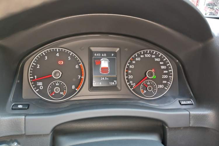 Used Volkswagen Tiguan 2016 280TSI Automatic Two-Wheel Drive Silk Road Comfort Edition Instrument Cluster