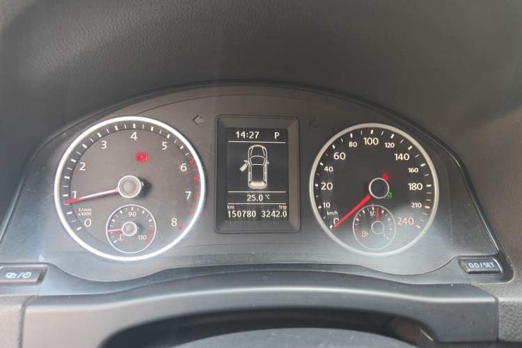 Used Volkswagen Tiguan 2016 300TSI Automatic Two-Wheel Drive Trend Edition Instrument Cluster