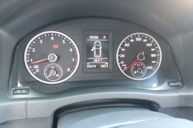 Used Volkswagen Tiguan 2016 280TSI Automatic Two-Wheel-Drive Silk Road Style Edition Instrument Cluster