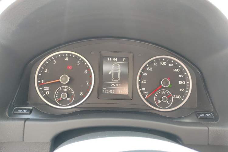 Used Volkswagen Tiguan 2016 300TSI Automatic Two-Wheel Drive Trend Edition Instrument Cluster