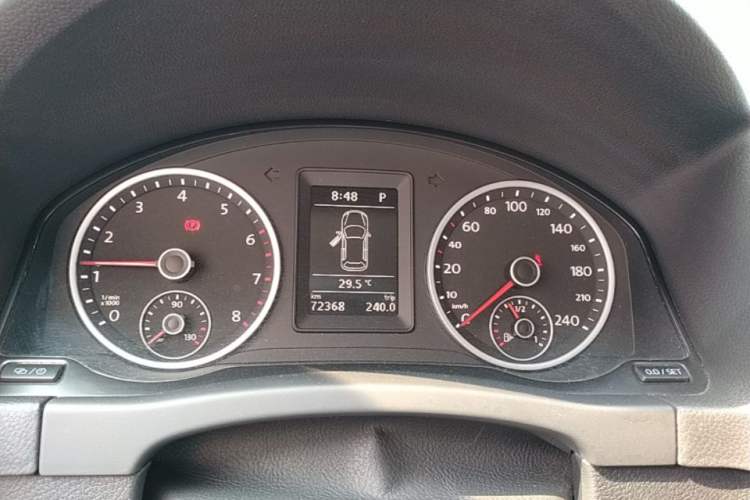 Used Volkswagen Tiguan 2016 280TSI Automatic Two-Wheel-Drive Silk Road Style Edition Instrument Cluster