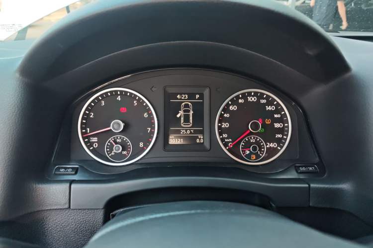 Used Volkswagen Tiguan 2016 300TSI Automatic Two-Wheel Drive Comfort Edition Instrument Cluster