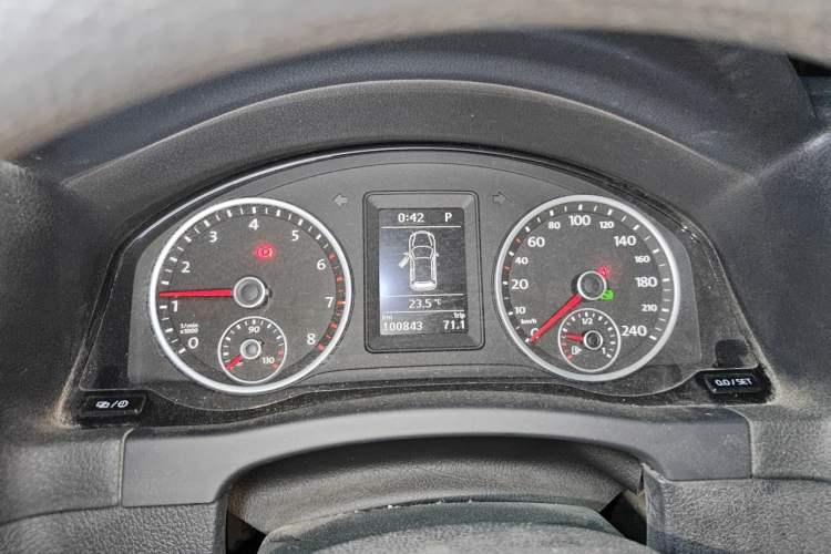 Used Volkswagen Tiguan 2016 280TSI Automatic Two-Wheel-Drive Silk Road Style Edition Instrument Cluster