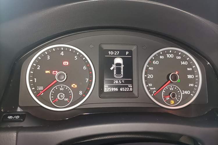 Used Volkswagen Tiguan 2016 280TSI Automatic Two-Wheel Drive Silk Road Comfort Edition Instrument Cluster