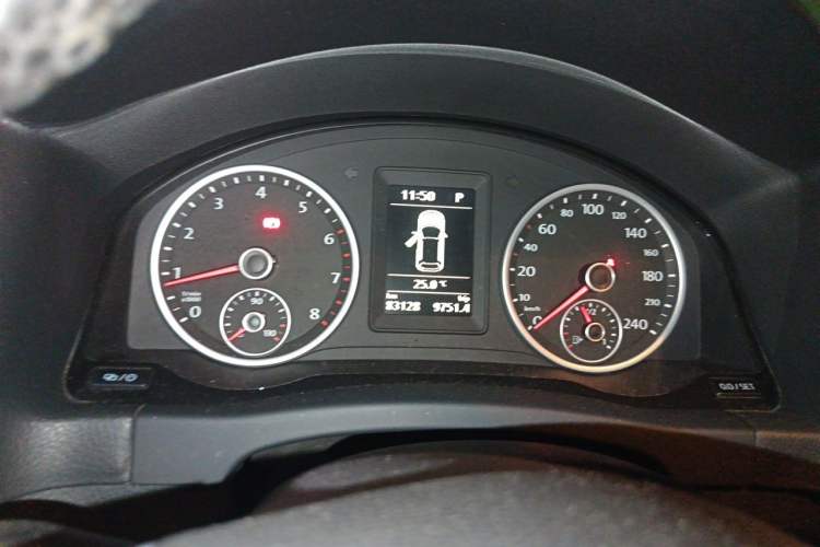 Used Volkswagen Tiguan 2016 280TSI Automatic Two-Wheel Drive Silk Road Comfort Edition Instrument Cluster