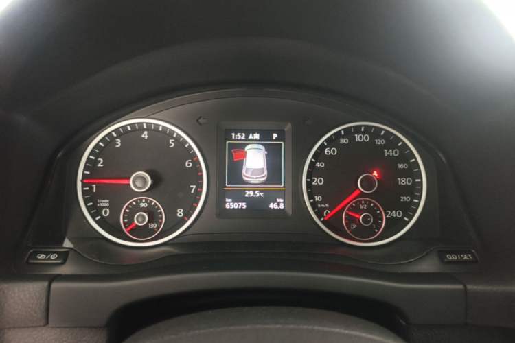 Used Volkswagen Tiguan 2016 300TSI Automatic Two-Wheel Drive Luxury Edition Instrument Cluster