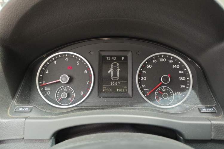 Used Volkswagen Tiguan 2016 280TSI Automatic Two-Wheel Drive Silk Road Comfort Edition Instrument Cluster