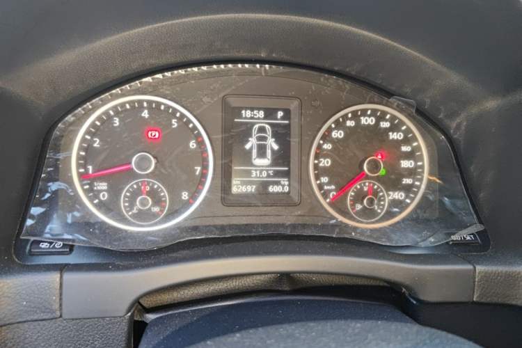 Used Volkswagen Tiguan 2016 280TSI Automatic Two-Wheel-Drive Silk Road Style Edition Instrument Cluster