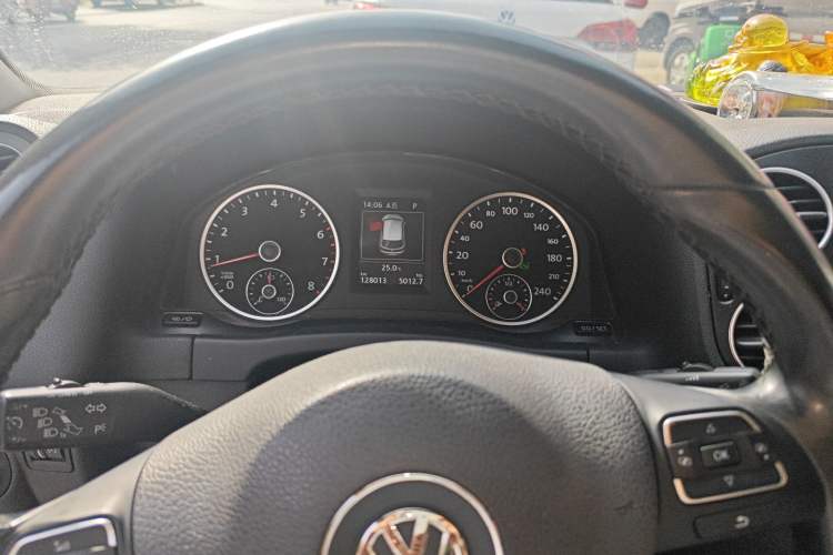 Used Volkswagen Tiguan 2016 2.0 TSI Four-Wheel Drive Elite Version Instrument Cluster