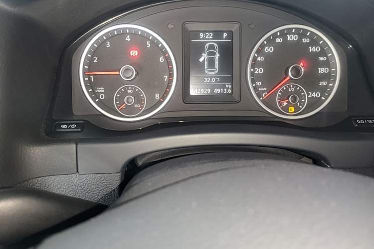 Used Volkswagen Tiguan 2016 280TSI Automatic Two-Wheel-Drive Silk Road Style Edition Instrument Cluster